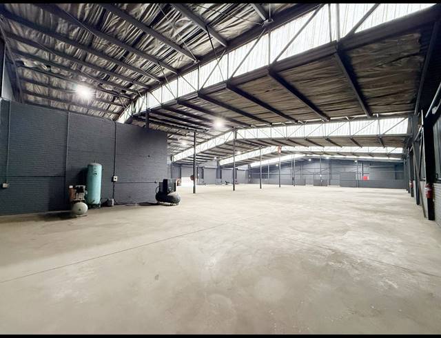 2,200M² WAREHOUSE TO LET IN WADEVILLE